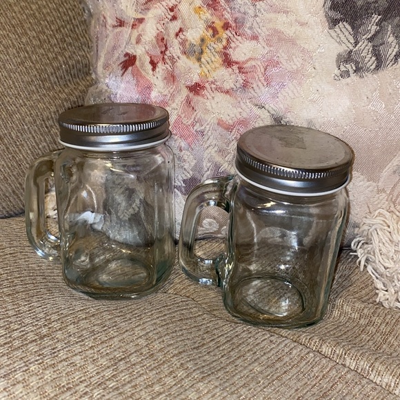 🤍🩶🤍NWOT Set of Two Small Mason Jars with handles & lids - Picture 2 of 11